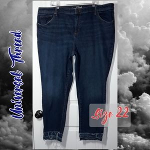 Universal Thread Boyfriend Mid-Rise Raw Hem Jeans